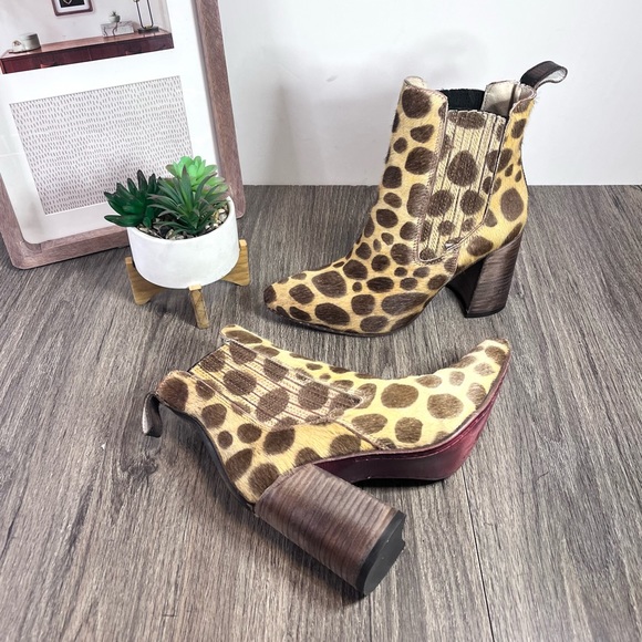 *NWOT FreeBird | Janelle Leopard Print All Leather Heeled Chelsea Booties Size 8 - Picture 11 of 16